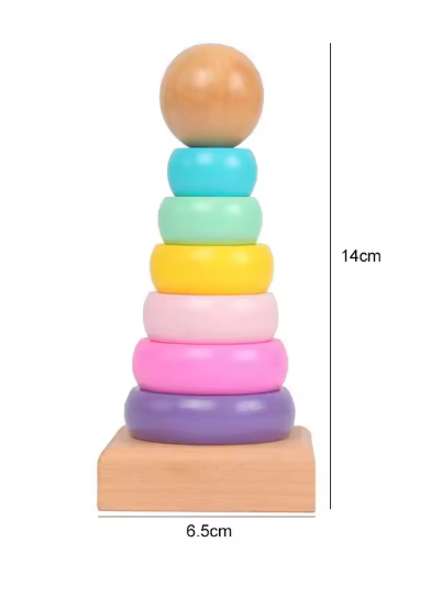 Kleurrijke houten Regenboogtoren